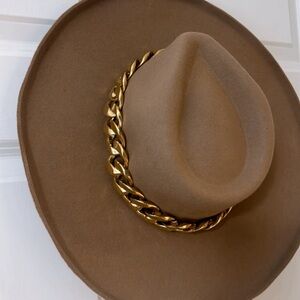 EASTNWEST LABEL HAT NEW WITH TAGS